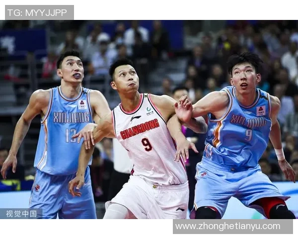 武汉篮球队与重庆篮球队赛后复盘分析两队状态及表现对比